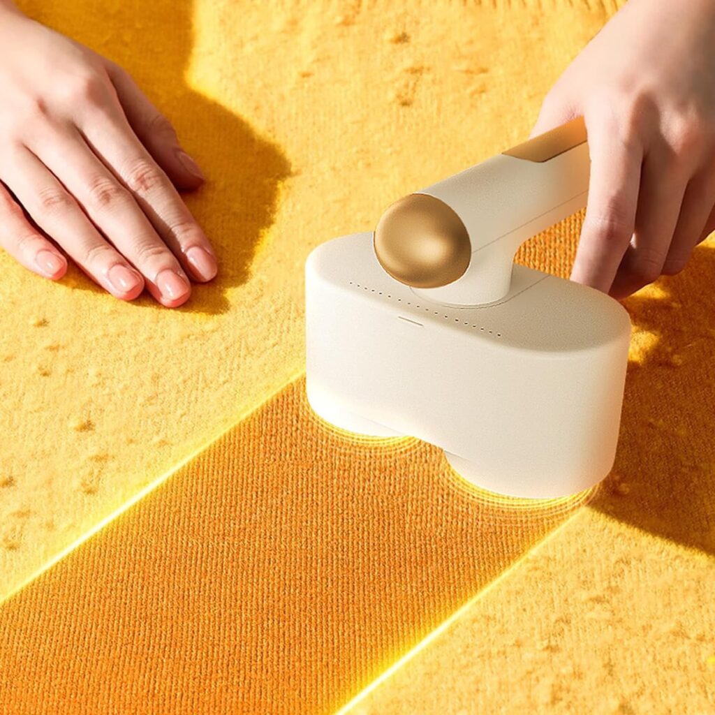 Qiopertar Hair Removal Clothes Pilling Pruner, Rechargeable Household Clothing Scraping and Sucking Hair Ball Machine, Dual Head Hairball Remover.